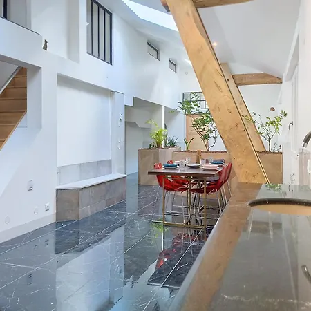 Appartement Grand Triplex Lumineux Calme Et Confortable Bassy